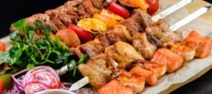 MIXED KEBABS PLATTERS WITH TWO PIECES EACH