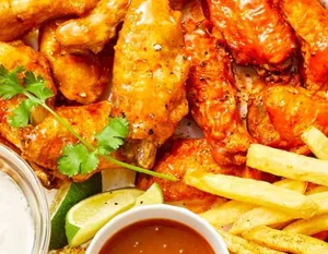 Deep fried chicken wings & chips