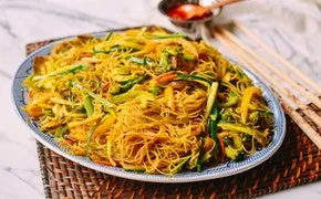 169. Veg Singapore Noodles
